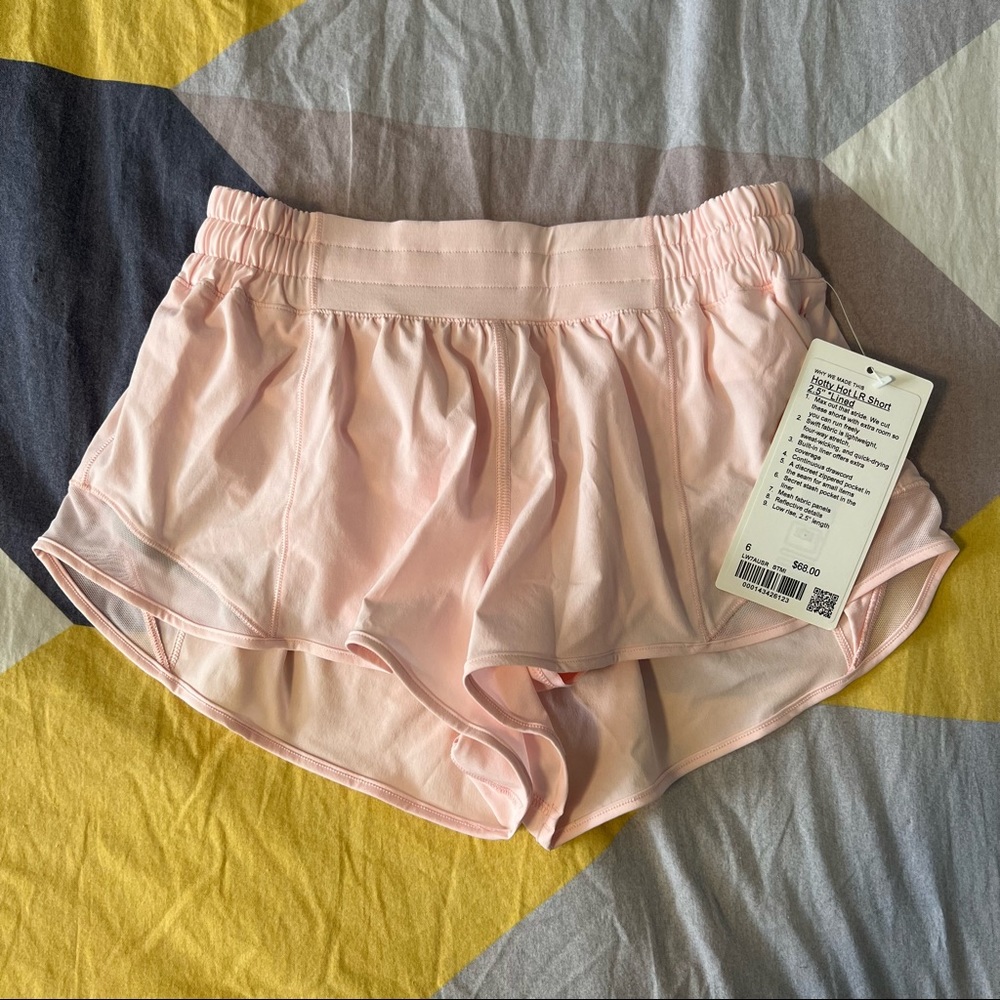 Lululemon hotty hot shorts strawberry milkshake
